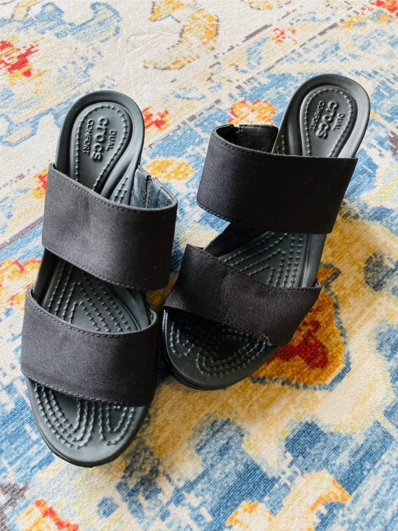 Crocs Ankle Strap Wedge (Category: Flats & Sandals) located in Baguio. Submitted by asna_taku (Listing ID 1470050724, Image 1). Description: Cr0cs Ankle Strap Wedge W6 EUC✅ ₱2580 each.
