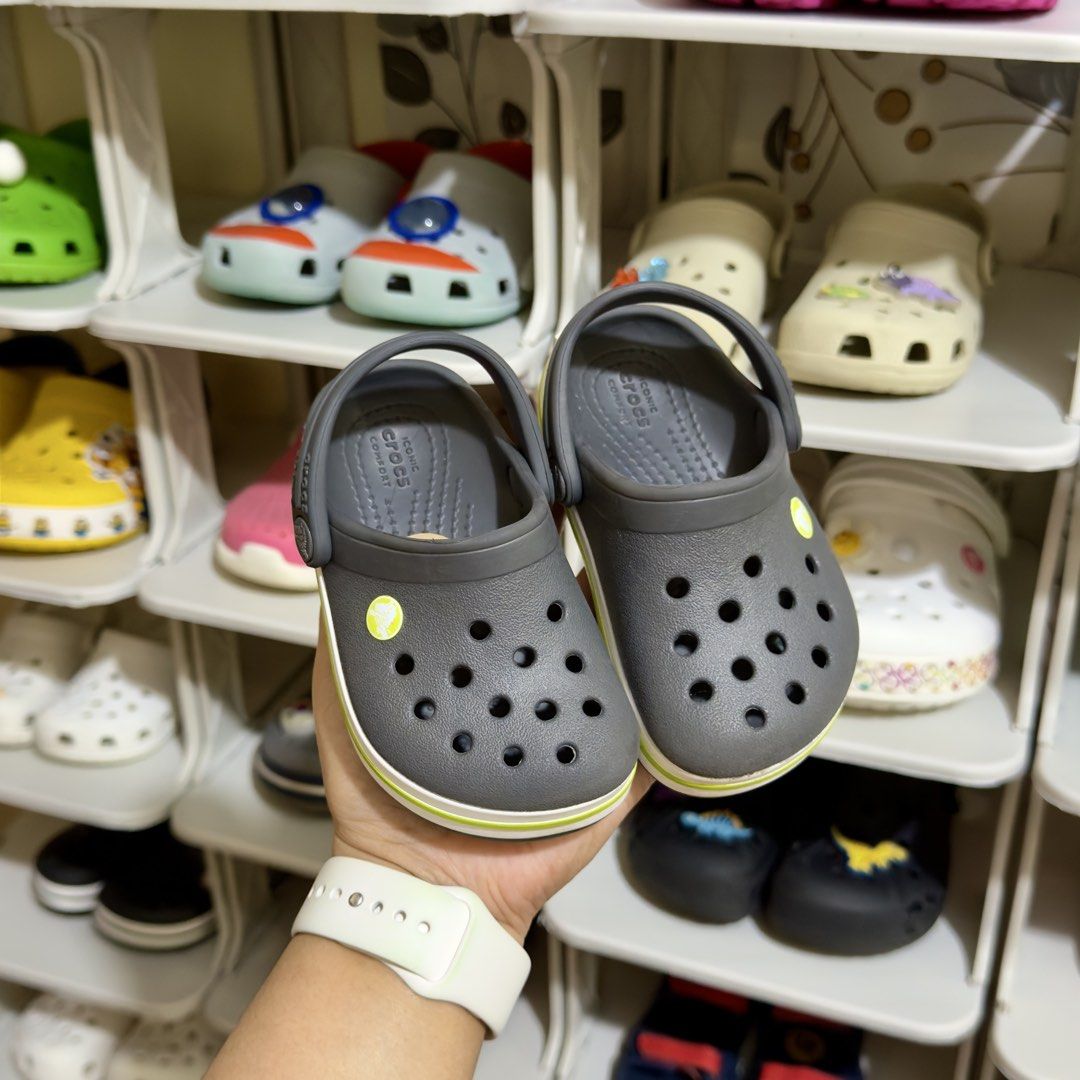 Crocs for Kids (c6) (Category: Babies & Kids Fashion) located in Baguio. Submitted by shopple.ph (Listing ID 1470121939, Image 1). Description: C R 🐊 C S for Kids 📏 Size: c6 (US) | 23 (EU) | 14 cm ✨ Condition: VGUC — please refer to posted photos 👀 What you see is what you get. 🫧 Pre-washed ☺️ 🛍️ Ukay source — please limit your expectations. 🚫 Payment first policy — No COD 💸 MOP: GCash / BPI / BDO / MariBank / Maya 📦 Courier: J&T Express 