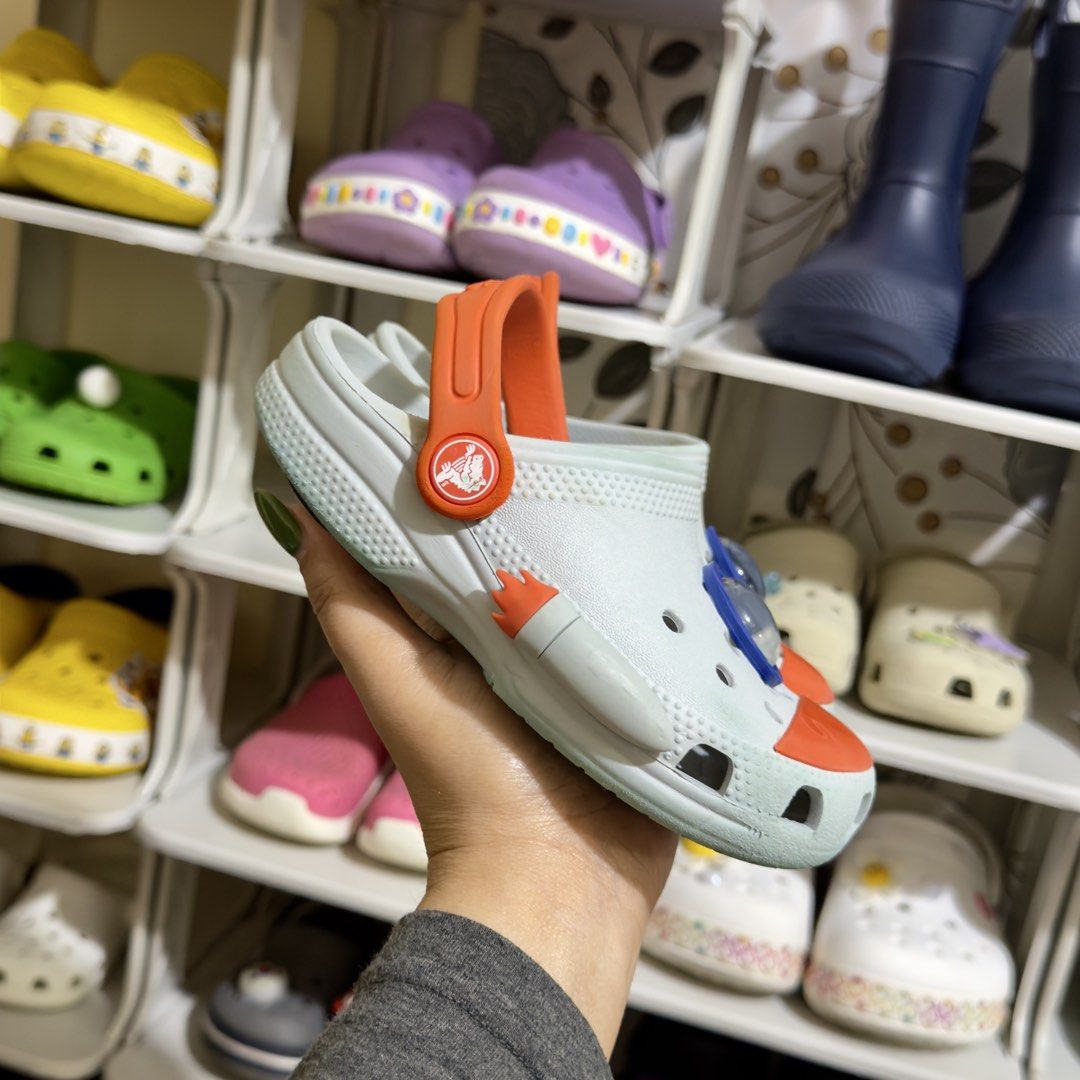 Crocs for Kids (c10) (Category: Babies & Kids Fashion) located in Baguio. Submitted by shopple.ph (Listing ID 1470124665, Image 2). Description: C R 🐊 C S for Kids 📏 Size: c10 (US) | 27 (EU) | 17.5 cm ✨ Condition: VGUC — please refer to posted photos 👀 What you see is what you get. 🫧 Pre-washed ☺️ 🛍️ Ukay source — please limit your expectations. 🚫 Payment first policy — No COD 💸 MOP: GCash / BPI / BDO / MariBank / Maya 📦 Courier: J&T Expr
