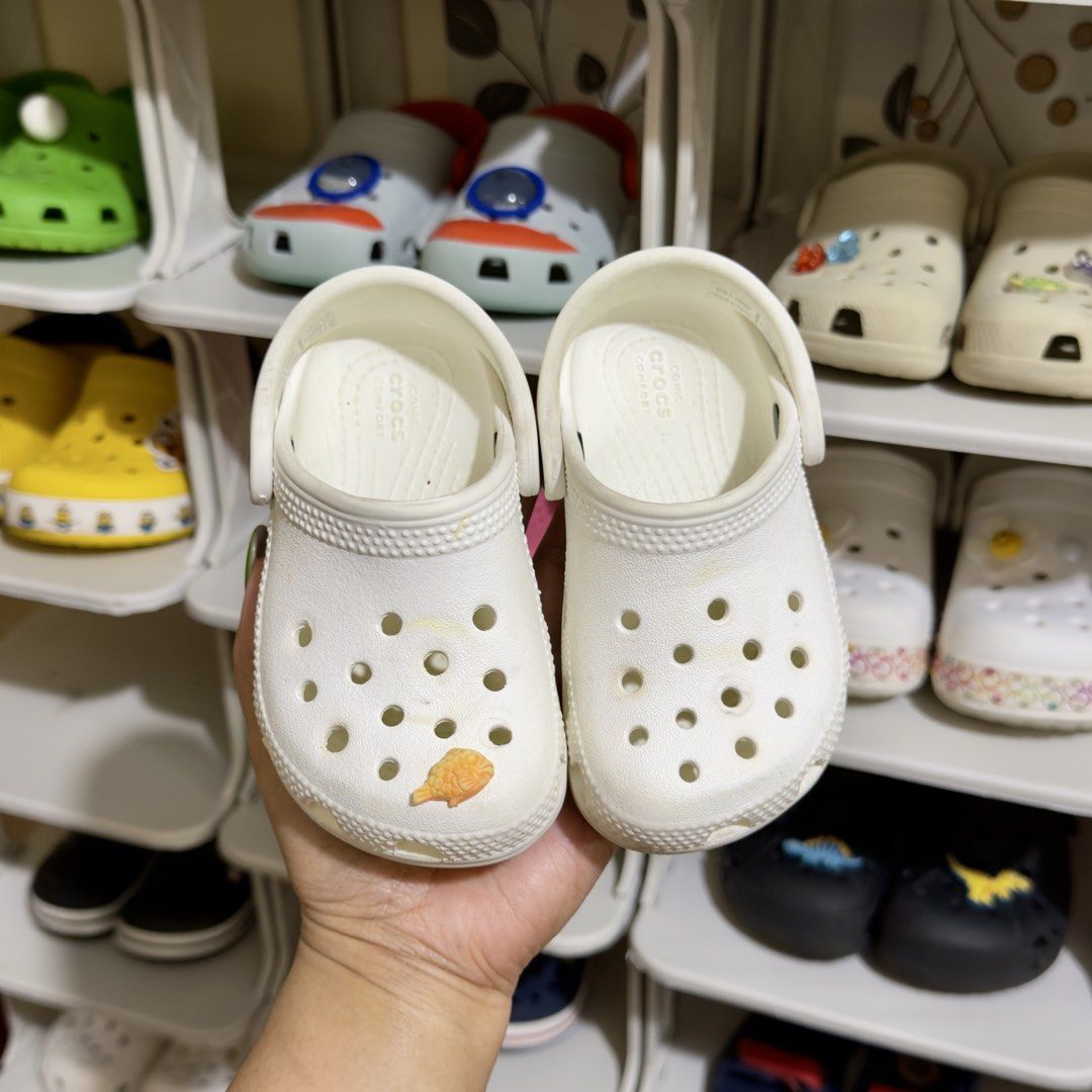 Crocs for Kids (c7) (Category: Babies & Kids Fashion) located in Baguio. Submitted by shopple.ph (Listing ID 1470126385, Image 2). Description: C R 🐊 C S for Kids 📏 Size: c7 (US) | 24 (EU) | 15 cm ✨ Condition: VGUC — please refer to posted photos 👀 What you see is what you get. 🫧 Pre-washed ☺️ 🛍️ Ukay source — please limit your expectations. 🚫 Payment first policy — No COD 💸 MOP: GCash / BPI / BDO / MariBank / Maya 📦 Courier: J&T Express 
