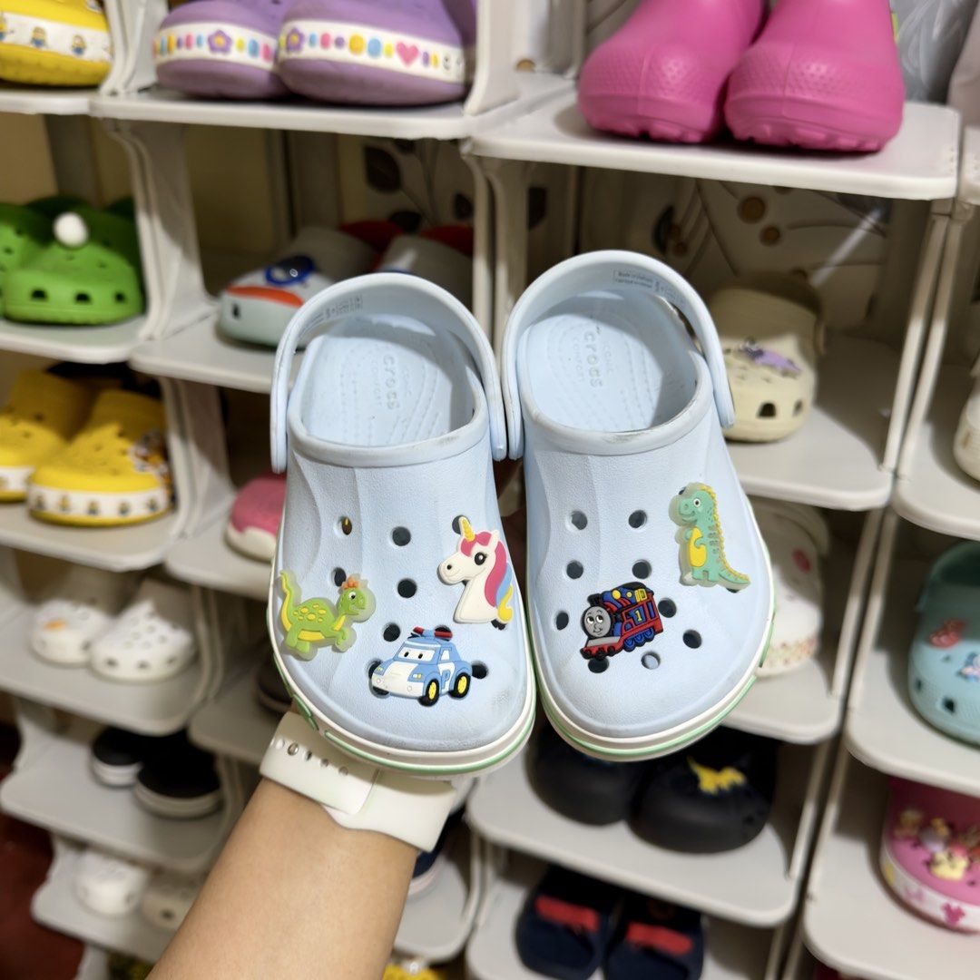 Crocs for Kids (c8) (Category: Babies & Kids Fashion) located in Baguio. Submitted by shopple.ph (Listing ID 1470124110, Image 1). Description: C R 🐊 C S for Kids 📏 Size: c8 (US) | 25 (EU) | 15.5 cm ✨ Condition: VGUC — please refer to posted photos 👀 What you see is what you get. 🫧 Pre-washed ☺️ 🛍️ Ukay source — please limit your expectations. 🚫 Payment first policy — No COD 💸 MOP: GCash / BPI / BDO / MariBank / Maya 📦 Courier: J&T Expres