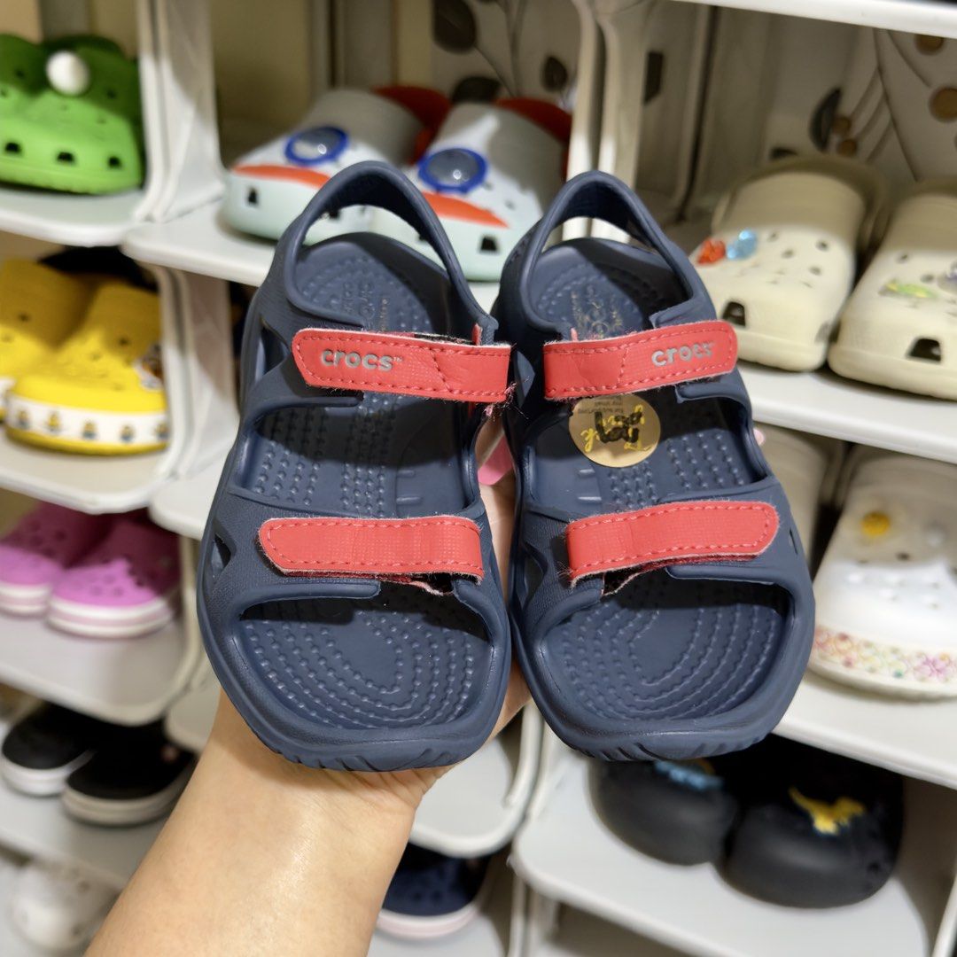 Crocs for Kids (c9) (Category: Babies & Kids Fashion) located in Baguio. Submitted by shopple.ph (Listing ID 1470128454, Image 3). Description: C R 🐊 C S for Kids 📏 Size: c9 (US) | 26 (EU) | 16.5 cm ✨ Condition: VGUC — please refer to posted photos 👀 What you see is what you get. 🫧 Pre-washed ☺️ 🛍️ Ukay source — please limit your expectations. 🚫 Payment first policy — No COD 💸 MOP: GCash / BPI / BDO / MariBank / Maya 📦 Courier: J&T Expres