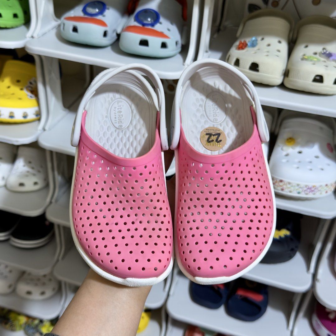 Crocs for Kids LiteRide (c12) (Category: Babies & Kids Fashion) located in Baguio. Submitted by shopple.ph (Listing ID 1470125699, Image 1). Description: C R 🐊 C S for Kids 📏 Size: c12 (US) | 29-30 (EU) | 18.5 cm ✨ Condition: VGUC — please refer to posted photos 👀 What you see is what you get. 🫧 Pre-washed ☺️ 🛍️ Ukay source — please limit your expectations. 🚫 Payment first policy — No COD 💸 MOP: GCash / BPI / BDO / MariBank / Maya 📦 Couri