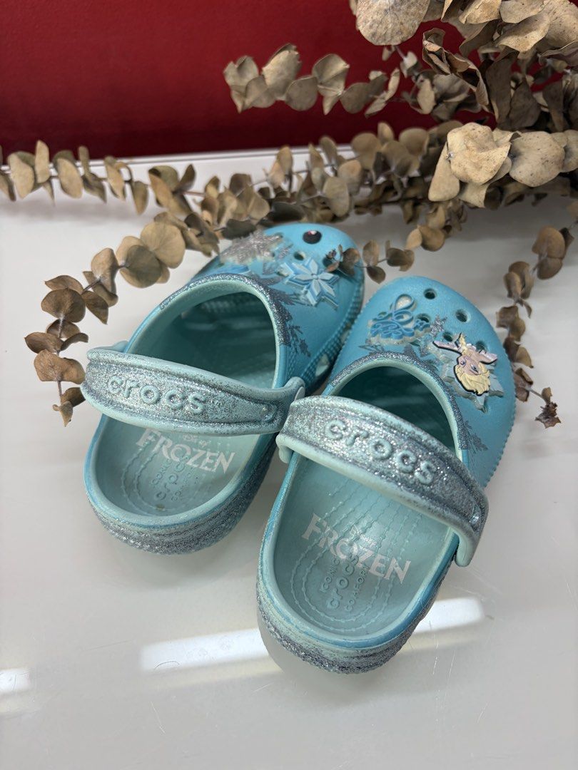 Crocs frozen (Category: Babies & Kids Fashion) located in Manila. Submitted by coolandchic (Listing ID 1469963502, Image 2). Description: Size 8.