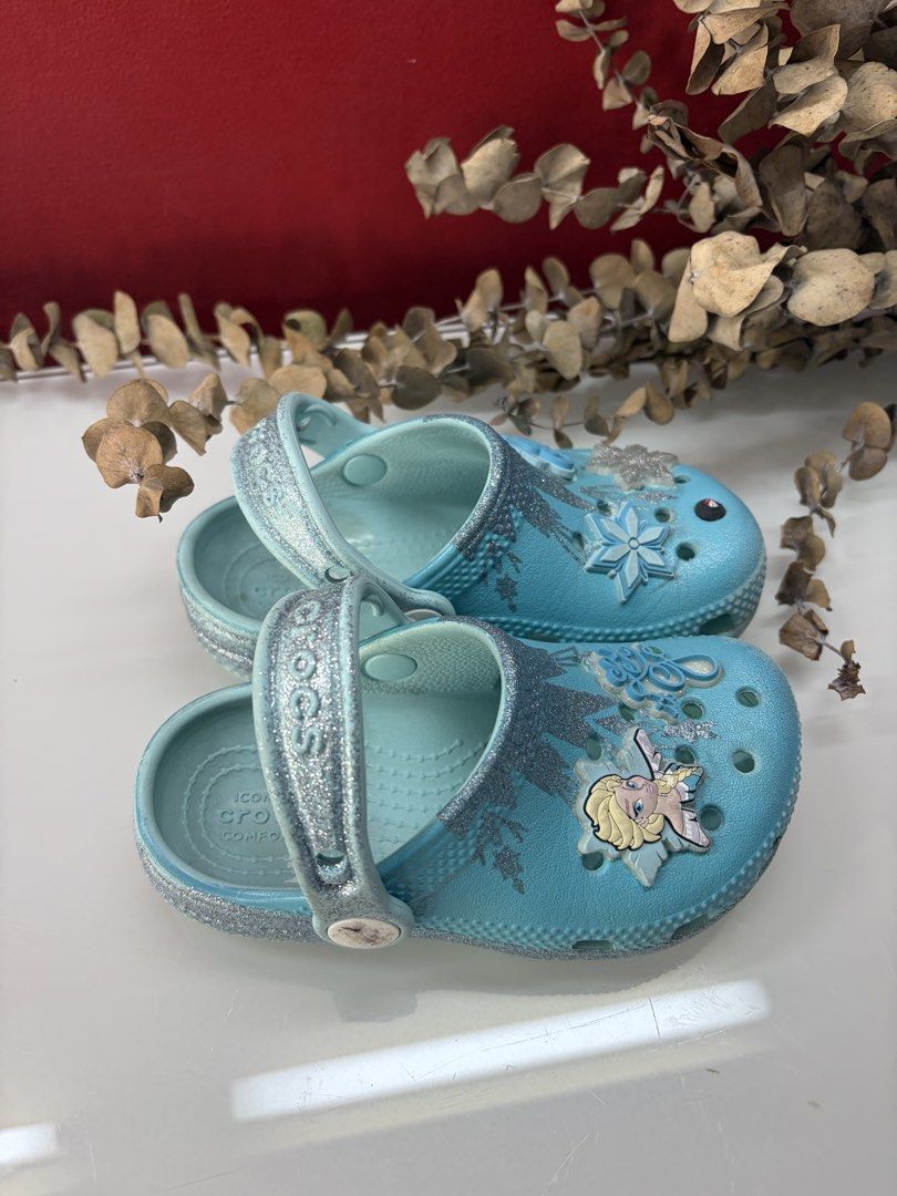Crocs frozen (Category: Babies & Kids Fashion) located in Manila. Submitted by coolandchic (Listing ID 1469963502, Image 3). Description: Size 8.