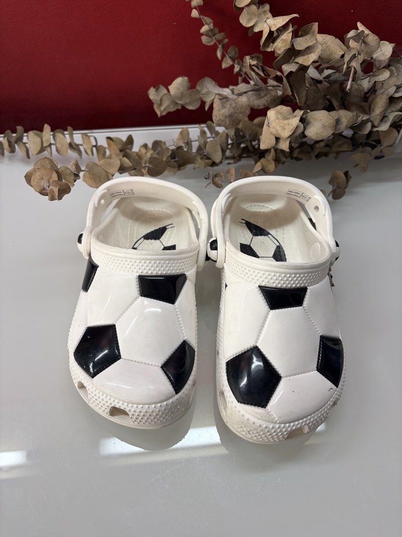 Crocs soccer (Category: Babies & Kids Fashion) located in Manila. Submitted by coolandchic (Listing ID 1469974425, Image 1). Description: .