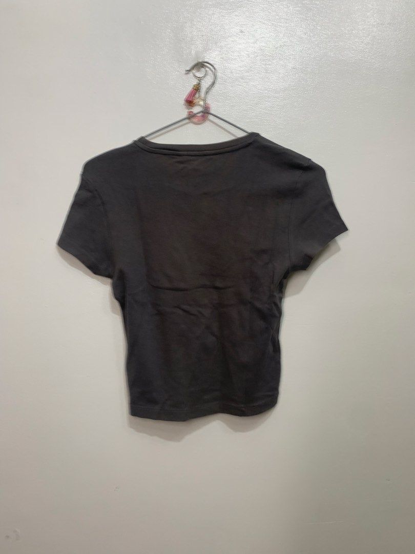 Crop Top for Womens (Category: Announcements) located in Manila. Submitted by nikwieue (Listing ID 1469995727, Image 2). Description: size xs to s.