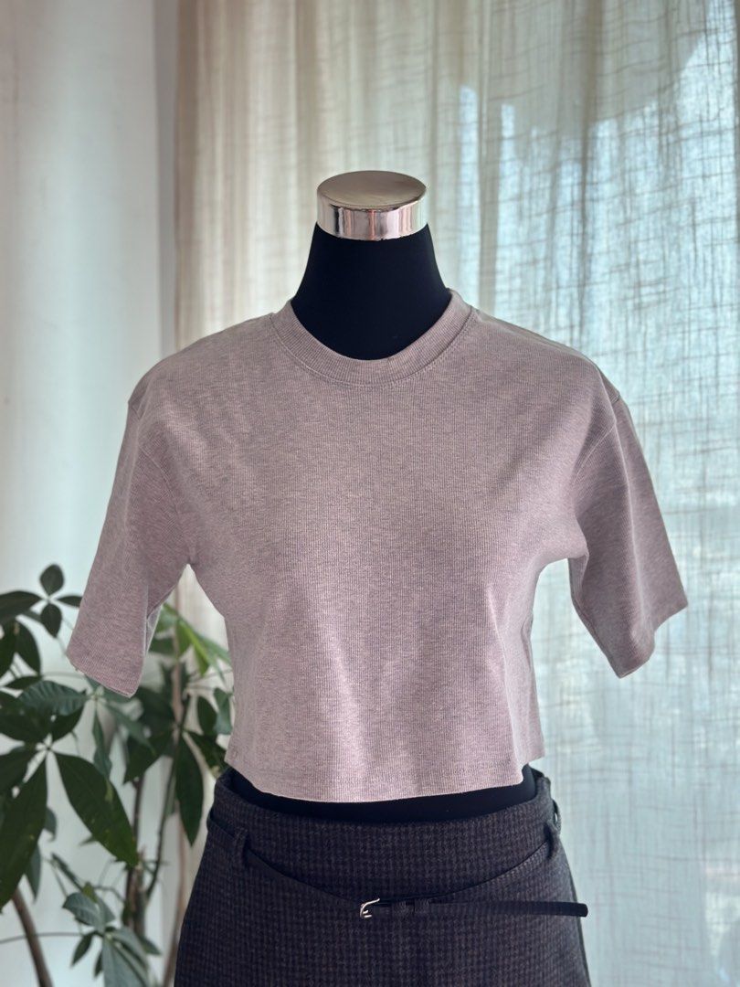 Cropped Shirts (Category: Shirts) located in Manila. Submitted by kwoooky (Listing ID 1469963341, Image 3). Description: Mustard (Uniqlo) Gray (Zara Overruns) Take all 2 for only 280 NO FLAWS.