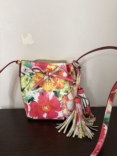 （分類：）位於 。 由 emsbags 提交（商品編號 1470026793，圖片 1）。簡介： 。