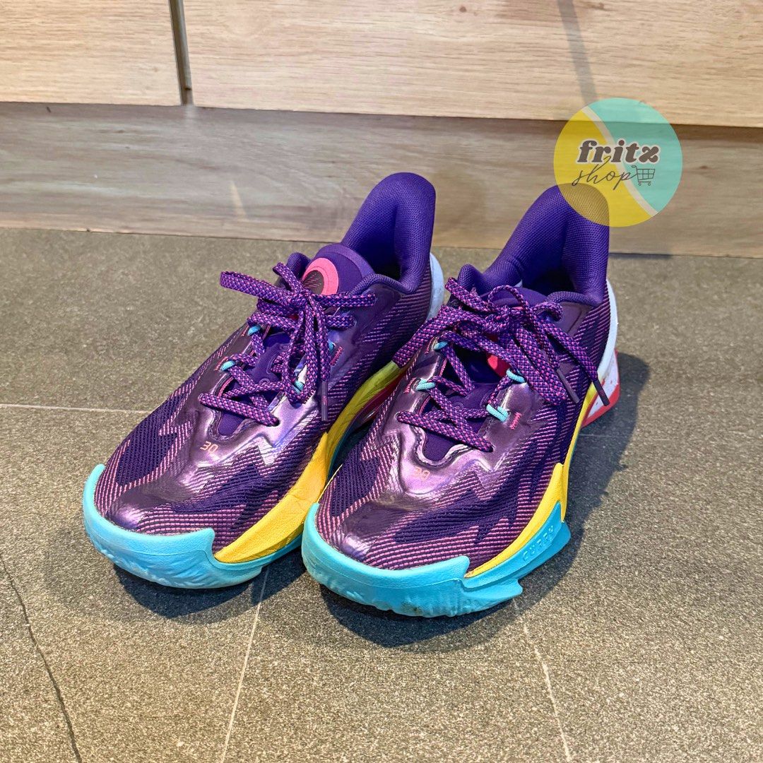 Curry Series 7 (Category: Sneakers) located in Muntinlupa City. Submitted by kneecolejose (Listing ID 1470048663, Image 1). Description: Curry Series 7 Size 8.5 ₱3,500.
