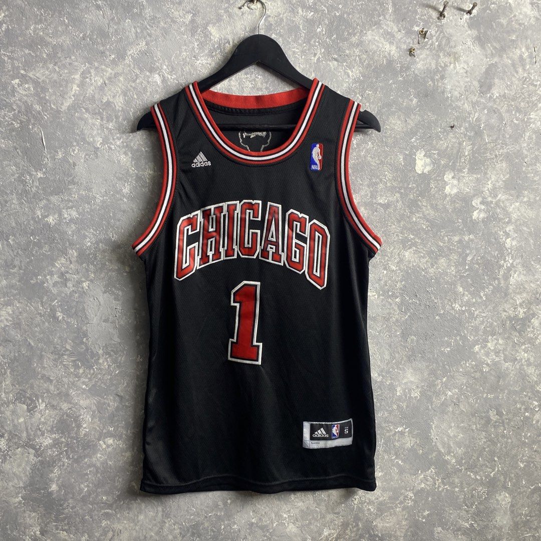 D Rose Chicago NBA Jersey (Category: Tshirts & Polo Shirts ) located in Pasig City. Submitted by lumangkamisa (Listing ID 1470024437, Image 1). Description: Off only Fits small-medium.