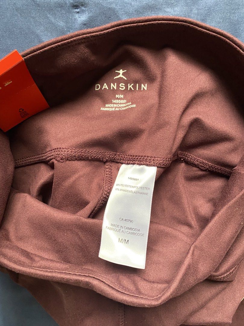 Danskin High Rise 7/8 Legging Burgundy Medium (Category: Activewear) located in Manila. Submitted by livebear-e9f3 (Listing ID 1470015931, Image 3). Description: - Brand: Danskin - Item: High Rise 7/8 Leggings - Color: Burgundy - Size: Medium - Features: Convenient side pockets - Material: 83% polyester, 17% spandex - Condition: Brand new with original tags attached - Price is negotiable.