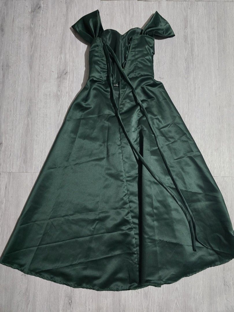 Dark Green Satin Evening Gown (Category: Evening dresses & gowns) located in Manila. Submitted by pinkchucks0309 (Listing ID 1469965653, Image 2). Description: .