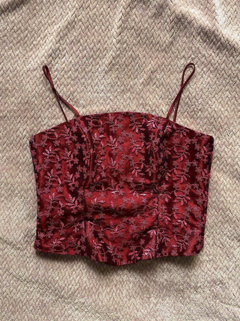 Dark Red Maroon Sequined Top Vintage (Category: Sleeveless) located in Calamba. Submitted by minikuijuri (Listing ID 1469974552, Image 1). Description: - medium-large - super pretty ng sequins !! - only issue is walang tie sa back. you just have to improvise!.