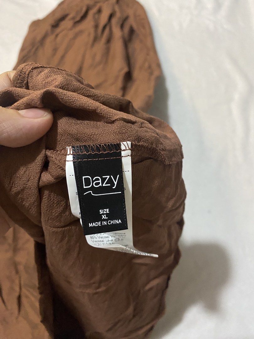 Dazy Dress (Category: Dresses) located in Pasig City. Submitted by queensclothing (Listing ID 1470002542, Image 3). Description: Linen tila ganda actual.