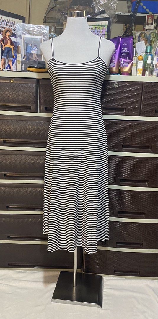 Dazy dress (Category: Dresses) located in Pasig City. Submitted by queensclothing (Listing ID 1470047762, Image 2). Description: Knitted stretchy dazy brand petite Medium .