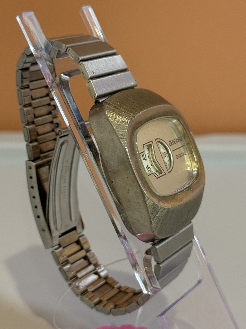 Deadman Digital Quartz Watch (Category: Men's Watches) located in Bacoor. Submitted by michiepeachy (Listing ID 1470132087, Image 3). Description: Movement: Quartz Strap: Replaced Issue: None Price: 2,500 Inclusion: Watch only ‼️Please be reminded that this is preloved (second-hand), so it may have minor signs of wear consistent with its age. Kindly review the photos before purchasing.‼️.