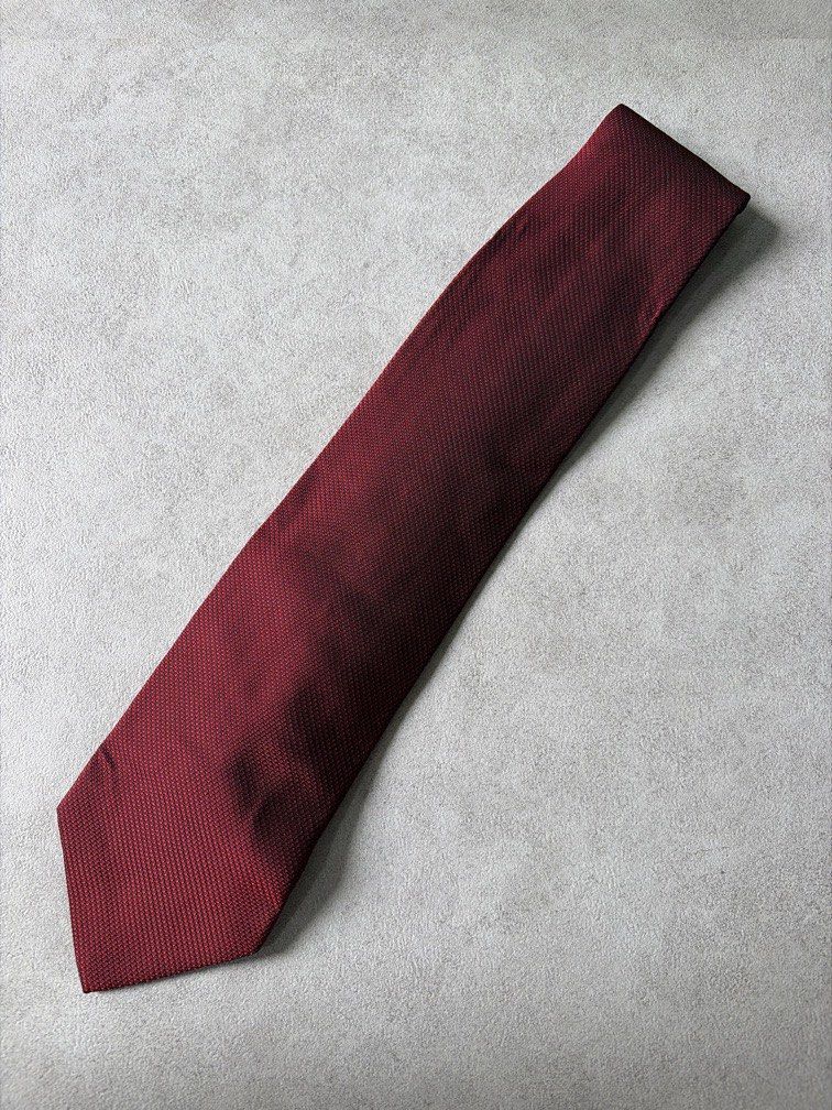Deborah Morgan Red Necktie (Category: Ties) located in Pasig City. Submitted by chamoisee (Listing ID 1469966252, Image 1). Description: .
