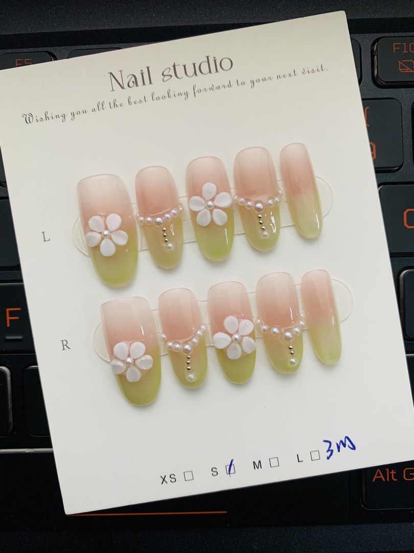 DECLUTTERING 🌸 SMALL SIZE | PRESS ON NAILS (Category: Hands & Nails) located in Cavite. Submitted by kyotibunny (Listing ID 1470096137, Image 3). Description: ♡ Brandnew ♡ Small size ♡ 80 pesos each only (firm kahit take all) ☆ Free (1) jelly tabs ☆ Free nail tool kits ♧ Visit my profile for more....