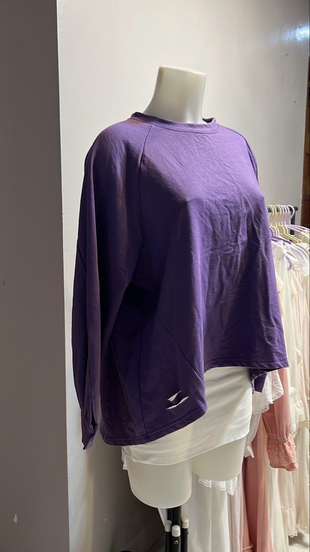 DECLUTTER Purple long sleeve oversized crewneck sweatshirt (Category: Coats, Jackets and Outerwear) located in Lingayen. Submitted by lelaserene (Listing ID 1470113119, Image 3). Description: DECLUTTERING MY CLOTHES FOR ONLY 50 EACH no issue size : large location: pangasinan — mop: gcash/maribank — mod: direct j&t (shipping fee shouldered by buyer) — u can dm me for more info/pics!.