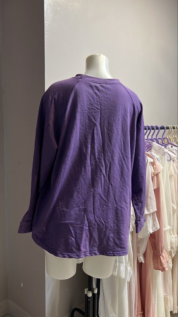 DECLUTTER Purple long sleeve oversized crewneck sweatshirt (Category: Coats, Jackets and Outerwear) located in Lingayen. Submitted by lelaserene (Listing ID 1470113119, Image 2). Description: DECLUTTERING MY CLOTHES FOR ONLY 50 EACH no issue size : large location: pangasinan — mop: gcash/maribank — mod: direct j&t (shipping fee shouldered by buyer) — u can dm me for more info/pics!.