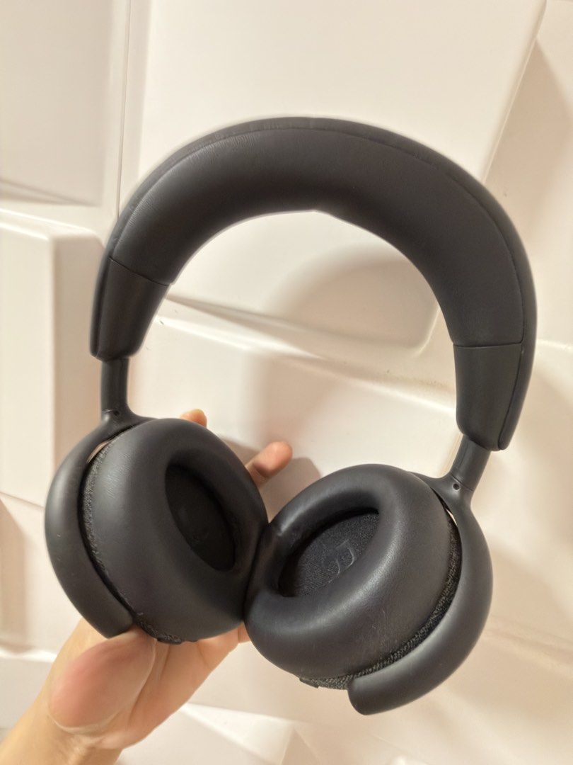 Dell Wireless ANC Headset WL7022 (Category: Headphones & Headsets) located in General Trias. Submitted by sassycloset10 (Listing ID 1469976685, Image 2). Description: 🎧 FOR SALE: DELL WIRELESS HEADSET — COMPLETE SET 💰 Selling Price: ₱9,500 (Slightly Negotiable) ✨ Slightly Used — Very Good Condition! Selling my Dell wireless headset, perfect for work-from-home setup, online meetings, calls, and everyday use. ✅ Original Dell headset ✅ Carrying ca