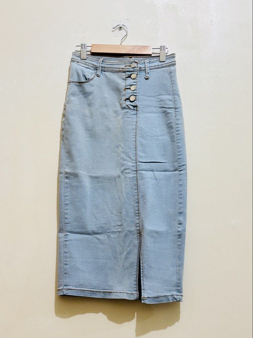 Denim Long Skirt Acid Wash (Category: Skirts) located in Bacoor. Submitted by happyfinds_091223 (Listing ID 1469998946, Image 1). Description: Denim Skirt with slit Stretchable 26" waist 27" lenght Payment + SF 📍Bacoor, Cavite Delivery via J&T Express.