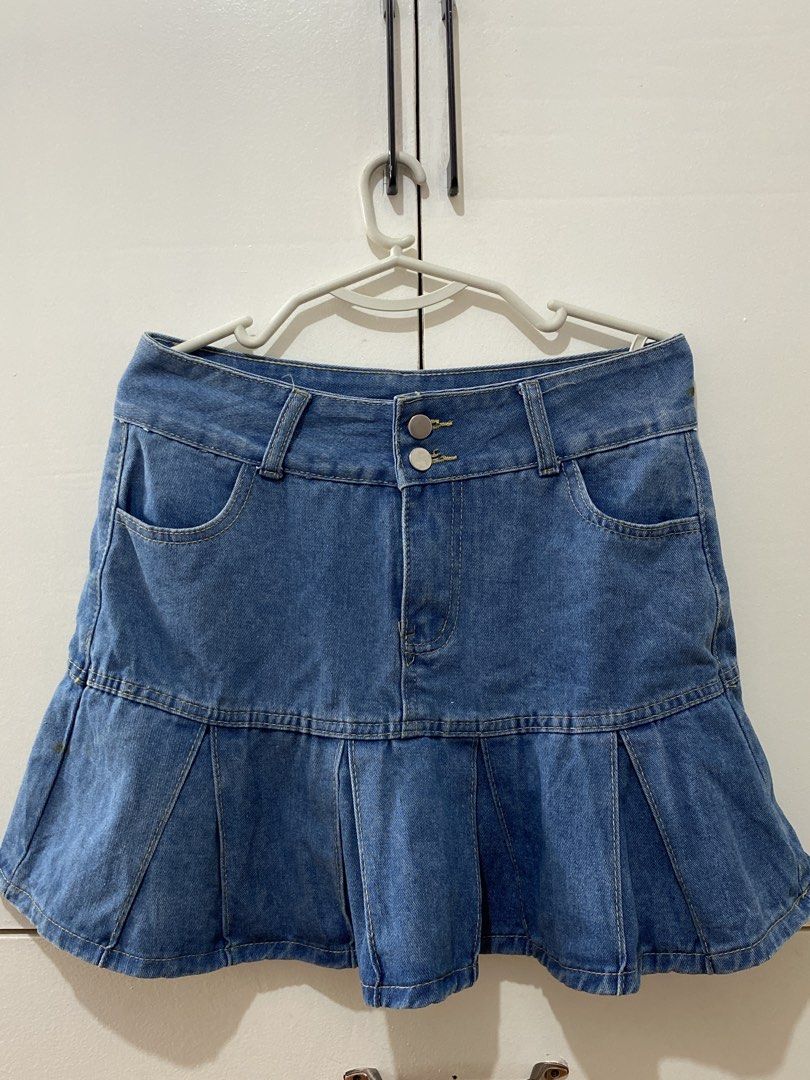 Denim Pleated Skirt (Category: Skirts) located in Naga. Submitted by she_clutter (Listing ID 1469995432, Image 3). Description: *Color may vary due to lighting* Waist: 29-31 inches Length: 16 inches Size: XL on tag Flaws: Minimal Stain (See pics) *Actual pics posted*.