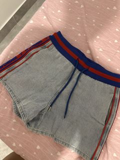 (Category: ) located in . Submitted by mumusellling (Listing ID 1470031279, Image 1). Description: .