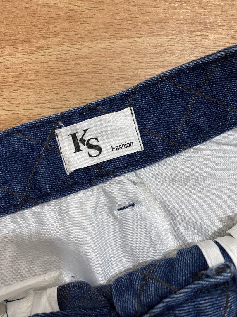 Denim Skirt (Category: Skirts) located in Naga. Submitted by she_clutter (Listing ID 1469997528, Image 2). Description: ✨Brandnew✨ *Color may vary due to lighting* *Actual pics posted* Personally bought in Taiwan Waist: 27-28 inches Length: 16 inches.