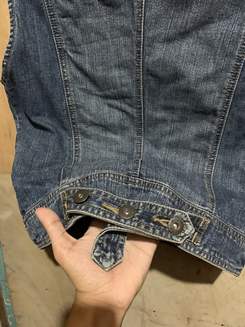 Denim Vest (Category: Sleeveless) located in Naga. Submitted by glicko_reiyuki08 (Listing ID 1470023844, Image 3). Description: Denim Vest Dimes: 18 Width 20 Length Condition: Excellent Color rate: 9/10 Issue: Minimal Scratches Location: Naga City Camarines Sur📍.