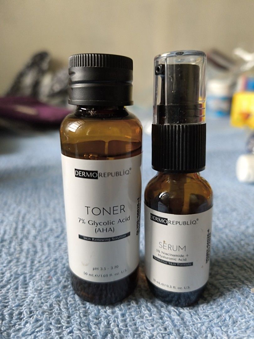 Dermorepubliq Toner and Serum Set (Category: Face Care) located in Legazpi City. Submitted by maryyy08 (Listing ID 1469969992, Image 1). Description: Dermo Republiq Skincare Bundle including 50ml 7% Glycolic Acid Toner and 15ml 5% Niacinamide + Hyaluronic Acid Serum. Authentic, gently used items in amber glass bottles. Perfect for daily exfoliation and hydration..
