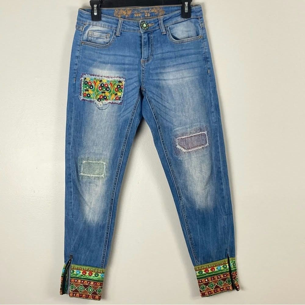 Desigual Capri Pants (Category: Jeans) located in Paranaque City. Submitted by calm_youngstore7 (Listing ID 1469965677, Image 2). Description: Desigual capri denims with embroidery embellishments Made in Spain Waistline 14' flatlay .