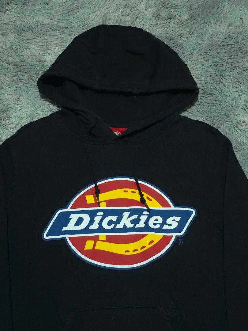 Dickies Black Hoodie (Category: Hoodies) located in Abulug. Submitted by humanwhosellthings (Listing ID 1470112805, Image 2). Description: Size XL on tag fit to Large 21W x 27L Excellent Condition No issue.