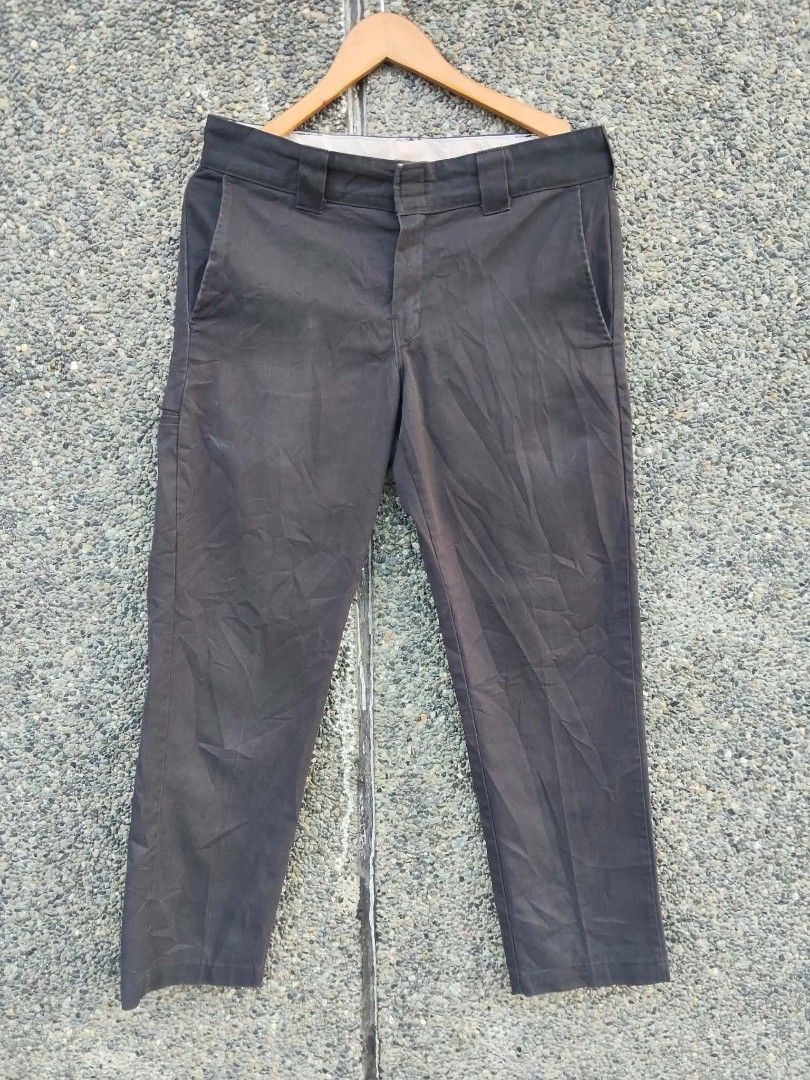 Dickies Black Work Pants Size 38 (Category: Trousers) located in Lucena. Submitted by ziboldawg (Listing ID 1470046763, Image 3). Description: - Brand: Dickies - Color: Black - Size: 38-inch measured waist - Material: Sturdy cotton blend for daily wear - Fit: Straight leg with wide belt loops - Details: Back pockets with signature Dickies logo patch - Condition: Great for workwear or casual fits - Mode of Payment: GCash, Bank Transfer, or COD via