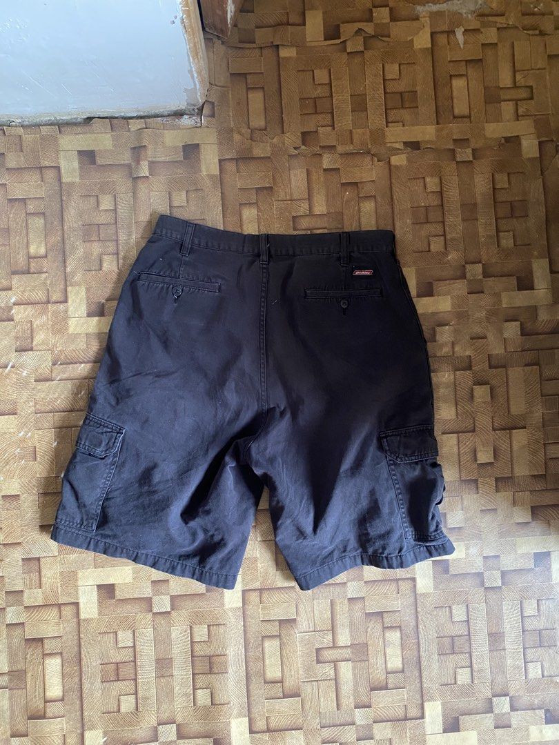 Dickies Cargo Shorts (Category: Shorts) located in Manila. Submitted by upcycleutopia_ (Listing ID 1469982600, Image 1). Description: - Brand: Dickies - Fit: Classic - Material: Durable, high-quality cotton - Pockets: 2 side cargo pockets and 2 back button pockets - Features: Sturdy belt loops and quality stitching - Condition: Ready for immediate use - Ideal for: Casual everyday wear or outdoor work Size 34.