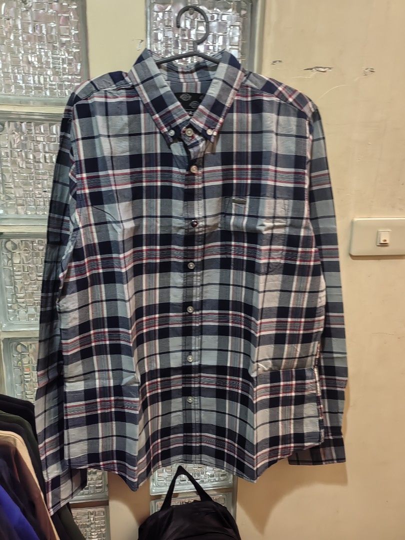 Dickies polo Longsleeve (Category: Formal Shirts) located in Legazpi City. Submitted by livedolphin_68dee2 (Listing ID 1470080830, Image 1). Description: Size MEDIUM VGOOD CONDITION.