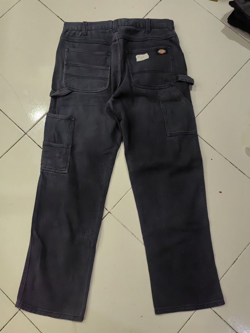 DICKIES WORK WEAR PANTS DOUBLE KNEE CARPENTER (Category: Jeans) located in Legazpi City. Submitted by livedolphin_68dee2 (Listing ID 1470090334, Image 2). Description: Waist 32 LENGTH-41 VGOOD CONDITION NO ISSUE.