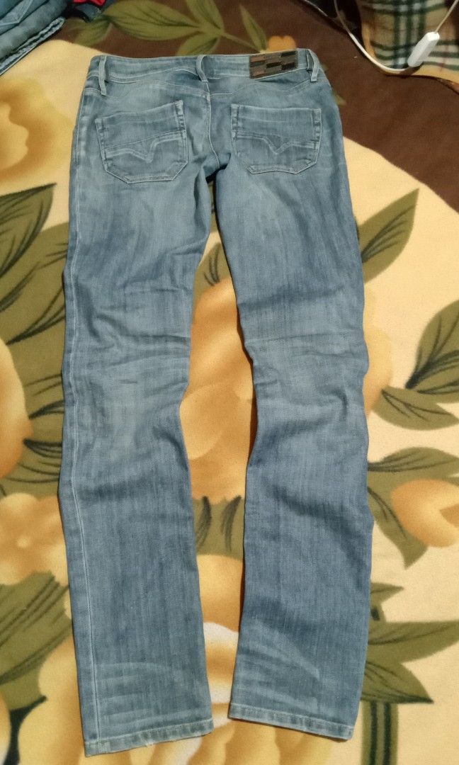 DIESIL NAVY JEANS 25 BY 30 (Category: Jeans) located in Maramag. Submitted by newlifeo7angel (Listing ID 1470129166, Image 2). Description: FOR SALE DIESEL NAVY JEANS WOMEN BEWANG 25 TO 27 HBA 38 HEM 6 FOR ONLY 999+SF.