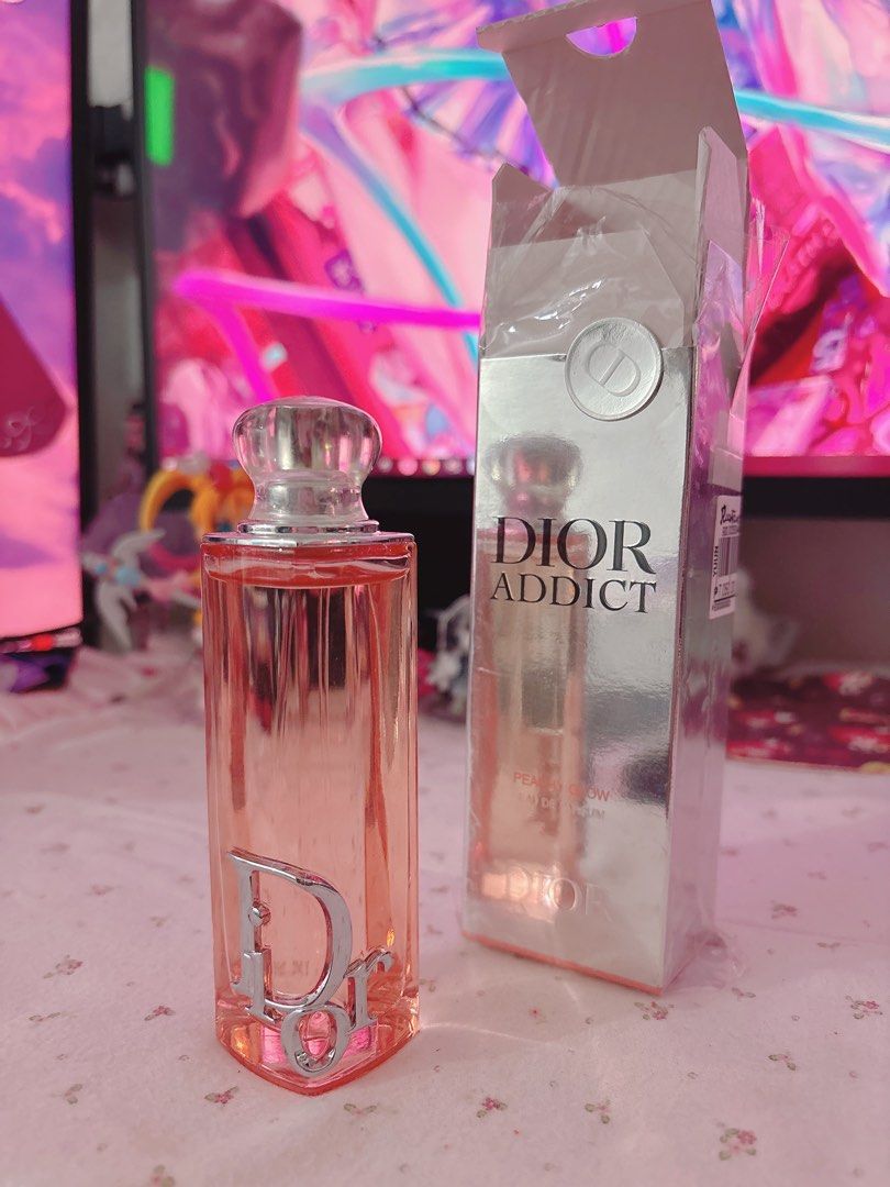 Dior Addict Peachy Glow Eau de Parfum 50mL Perfume (Category: Fragrance & Deodorants) located in Bacolod City. Submitted by kyotori (Listing ID 1470114149, Image 1). Description: authentic, used once or twice only! about 98% remaining. stored with care~ feel free to send an offer! 📍 𝘭𝘰𝘤𝘢𝘵𝘪𝘰𝘯: 𝘣𝘢𝘤𝘰𝘭𝘰𝘥 𝘤𝘪𝘵𝘺 🍡 𝘱𝘢𝘺𝘮𝘦𝘯𝘵: 𝘣𝘥𝘰, 𝘨𝘤𝘢𝘴𝘩, 𝘮𝘢𝘺𝘢, 𝘨𝘰𝘵𝘺𝘮𝘦 🎁 𝘴𝘩𝘪𝘱𝘱𝘪𝘯𝘨 𝘤𝘰𝘶𝘳𝘪𝘦𝘳: 𝘧𝘭𝘢𝘴𝘩 𝙣𝙤 𝙧𝙪𝙨𝙝 