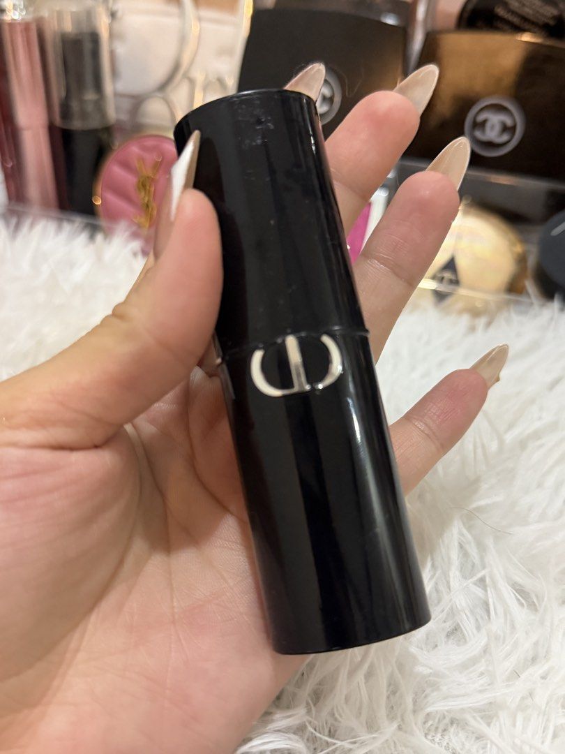 DIOR STICK FOUNDATION shade 1N (Category: Makeup) located in Manila. Submitted by sofia.things (Listing ID 1470130424, Image 1). Description: Or swap sa dior stick na shade on - Dior Forever Foundation Stick - Shade: 1N - Features sleek black packaging - Provides a flawless finish - Perfect for touch-ups Rfs: to dark on me talaga 3x ko lang nagamit Loc imus cavite Yung receipt natapon kona and box .