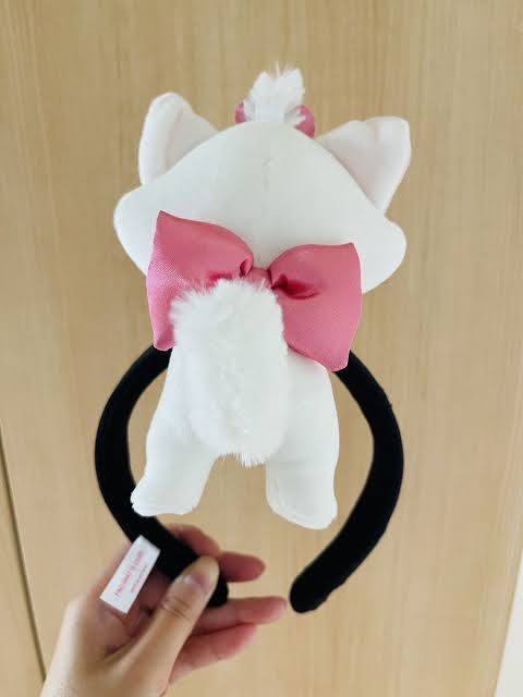 Disney Marie Cat Headband (Category: Plushies & Soft Toys) located in Quezon City. Submitted by kitsune.treasures (Listing ID 1469985815, Image 1). Description: *First to pay policy! *1 day reservation only. Failure to pay on time, auto cancel. 📍Quezon City * MOD: J&T | Lalamove * MOP: GCASH | BPI 📦ON HAND AND READY TO SHIP! CONDITION: WHAT YOU SEE IS WHAT YOU GET. Dimensions: Kindly check the photos for the actual measurements. Please check al
