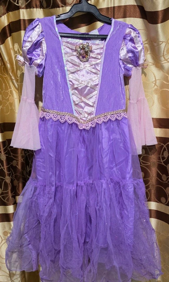 Disney Rapunzel Costume 4-6 y/o (Category: Babies & Kids Fashion) located in Pasig City. Submitted by dolliesandpastels (Listing ID 1470128099, Image 1). Description: Disney Rapunzel 4-6 y/o Super ganda ng quality Like New Condition.