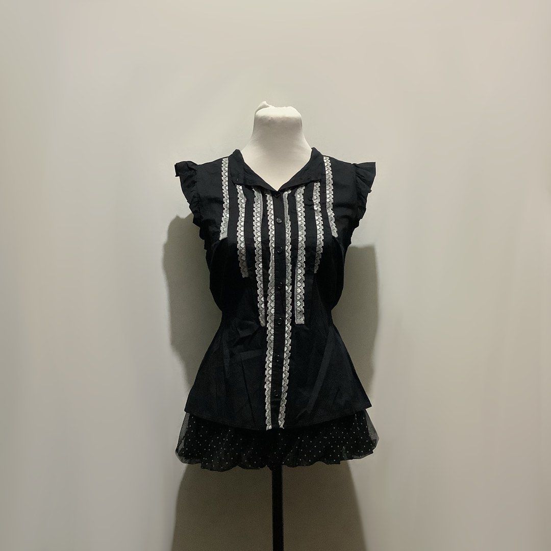 DIVIDED Black Lace Polo Blouse (Category: Blouses) located in Cavite. Submitted by kbyshe_catalog (Listing ID 1470081785, Image 1). Description: xs-medium with lace details garterized back branded by Divided.