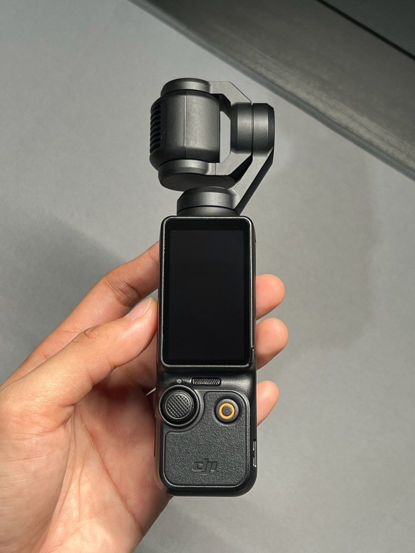 DJI Osmo Pocket 3 (1 Month Old) (Category: Video Cameras) located in Malabon City. Submitted by enricogomez (Listing ID 1470042781, Image 2). Description: DJI Osmo Pocket 3 (1 Month Old) • excellent condition • no issue • warranty til Sept. 2027 Inclusions • osmo pocket 3 • protective cover • manuals and stickers • box Preferably meetup only for safe transactions. Thanks! 📍Malabon Sports Complex (Oval).