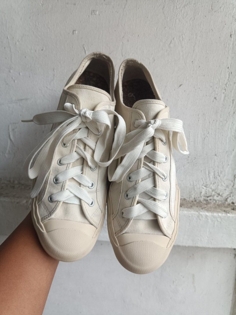 Doek ecru vulcanized shoe (Category: Casual Shoes) located in Muntinlupa City. Submitted by kamiseta01 (Listing ID 1470060547, Image 3). Description: authentic doek ecru vulcanized shoe by moonstar made in Japan size 8 TTS need wash details posted.