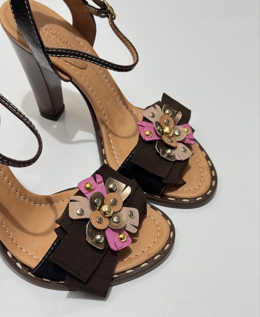 Dolce&Gabbana heels (Category: Heels) located in Quezon City. Submitted by byuklph (Listing ID 1470128303, Image 2). Description: Authentic 💯size36.5 Excellent condition no inclusion .