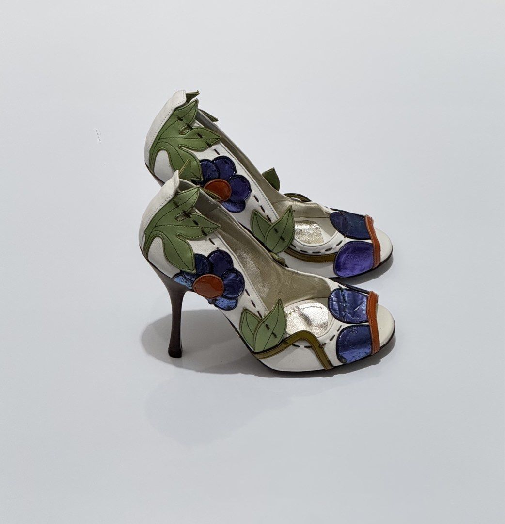 Dolce&Gabbana heels (Category: Heels) located in Quezon City. Submitted by byuklph (Listing ID 1470128367, Image 3). Description: Authentic 💯size36/23cm🦋 Excellent condition no inclusion .