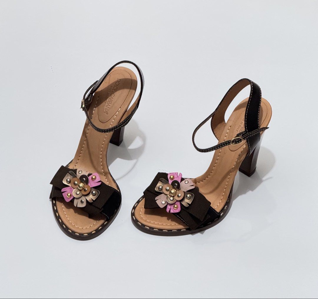 Dolce&Gabbana heels (Category: Heels) located in Quezon City. Submitted by byuklph (Listing ID 1470128417, Image 1). Description: Authentic 💯size38/25cm🦋 Excellent condition normal signs incision.