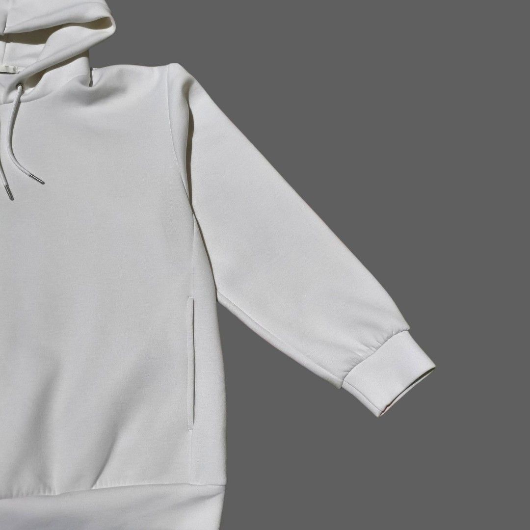 DOUBLE-FACED BIG PULLOVER HOODIE (GU UNIQLO) (Category: Coats, Jackets and Outerwear) located in Sibulan. Submitted by pepsicola.24 (Listing ID 1470114352, Image 2). Description: SMALL ON TAG DIMES: LENGTH: 26 INCHES WIDTH: 21 INCHES SLEEVE LENGTH: 17 INCHES EXCELLENT CONDITION DIRECT PM IF INTERESTED.